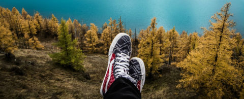 Hvilket fodtøj skal jeg tage med på rejsen? – Sandaler, sneakers eller vandrestøvler